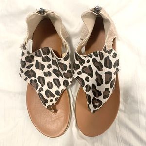 🌿CHEETAH PRINT SANDALS🌿